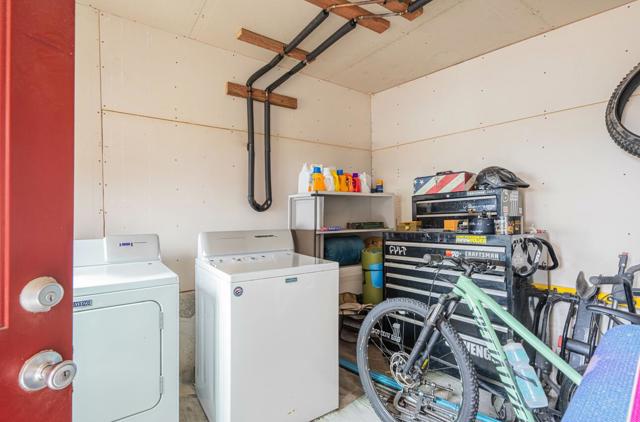 260 Paul Avenue, Salinas CA: https://media.crmls.org/mediaz/9208cac7-a2b2-4708-ac53-8e2adc3b3f62.jpg