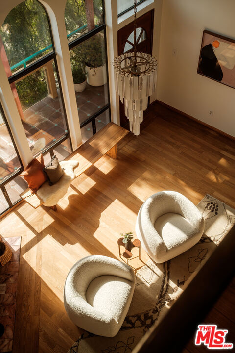 https://media.crmls.org/mediaz/9209819a-107b-40c7-a88f-214ec054ec39.jpg?preset=X-Large