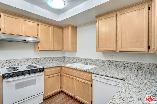 969 Hilgard Avenue, Los Angeles CA: https://media.crmls.org/mediaz/9209970b-6e93-41ce-8fc9-d968d1c6d307.jpg