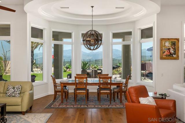 15674 Via Santa Pradera, San Diego CA: https://media.crmls.org/mediaz/920b9686-812f-40c8-a210-9838bc226451.jpg