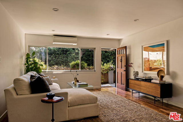 2604 N Beachwood Drive, Los Angeles CA: https://media.crmls.org/mediaz/920c1347-cf7a-4a14-af0a-0f8ef770e9c7.jpg
