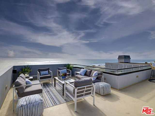 209 19th Street, Manhattan Beach CA: https://media.crmls.org/mediaz/920c2610-8a2f-4345-b8db-7ecc8d93b951.jpg