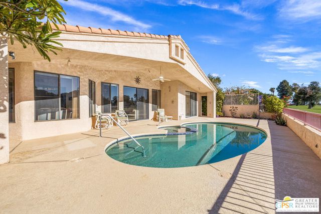 76797 California Drive, Palm Desert CA: https://media.crmls.org/mediaz/920c71d0-bc00-446d-985c-cd198bf84748.jpg