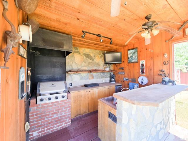 1804 El Cajon Lane, Ramona CA: https://media.crmls.org/mediaz/920c8e46-1e1d-4bd6-9989-bc04ff587199.jpg
