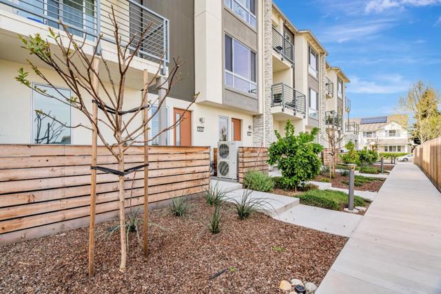 2044 Worthington Circle, Santa Clara CA: https://media.crmls.org/mediaz/920c8e98-29c7-4824-b4fd-f20b6f47bbea.jpg