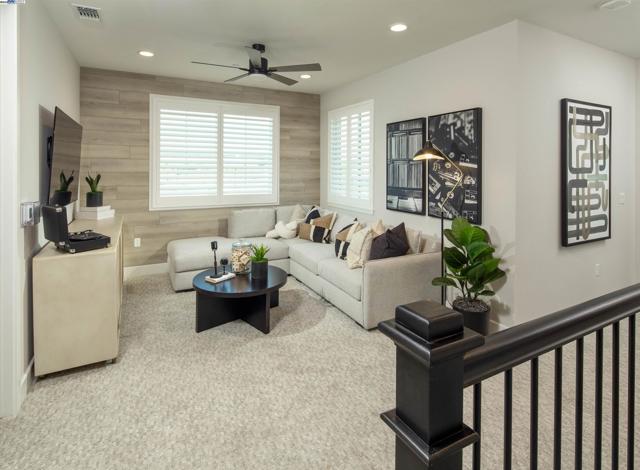 119 Compass Drive, Napa CA: https://media.crmls.org/mediaz/920d78b8-9437-4a2e-8ba6-02df489dd5d6.jpg