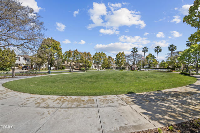 2012 Keltic Lodge Drive, Oxnard CA: https://media.crmls.org/mediaz/920dd495-e2ae-4851-b2cd-33db15849a55.jpg