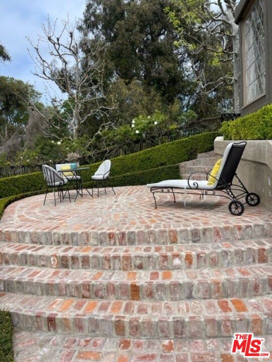 2653 PATRICIA Avenue, Los Angeles CA: https://media.crmls.org/mediaz/920dfda2-796f-42b1-bbf2-7649af0352ad.jpg