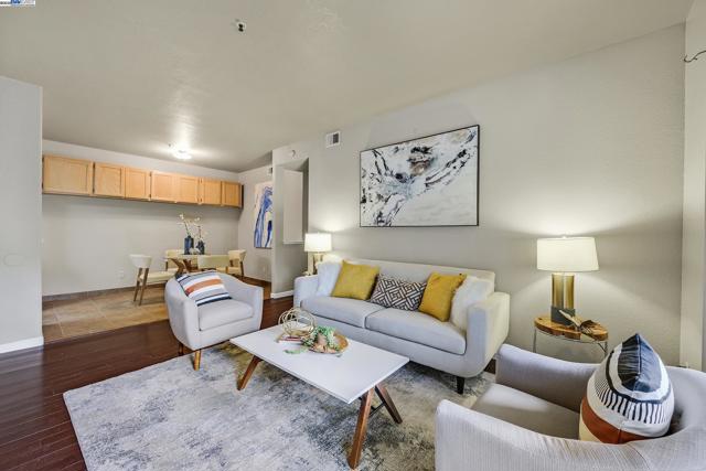 205 Dursey Dr, Pinole CA: https://media.crmls.org/mediaz/920e2f16-b862-4b1e-a62a-1179224ffbd4.jpg