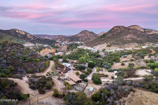 320 E Carlisle Road, Thousand Oaks CA: https://media.crmls.org/mediaz/920eb843-51da-4301-8f4b-57c8034dd1c1.jpg