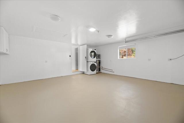773 W Aeroplane Boulevard, Big Bear CA: https://media.crmls.org/mediaz/920ecaf0-88ef-4987-bc34-8f9ffb28c12c.jpg