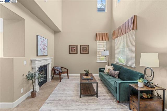 107 Limestone Cmn, Livermore CA: https://media.crmls.org/mediaz/920f53b6-10c8-4e63-8fd5-7350ae8de4c1.jpg