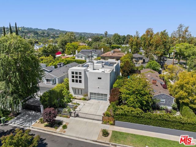 4255 Saint Clair Avenue, Studio City CA: https://media.crmls.org/mediaz/920ffb90-217e-41af-be80-e561ec5c0096.jpg