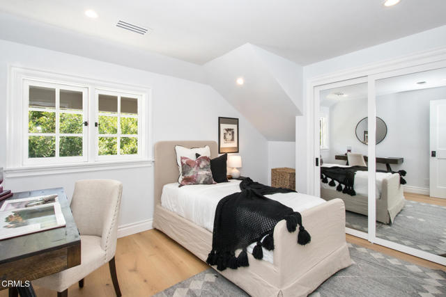 1036 S Madison Avenue, Pasadena CA: https://media.crmls.org/mediaz/9210379b-1dd7-41c1-931b-351c6349b283.jpg