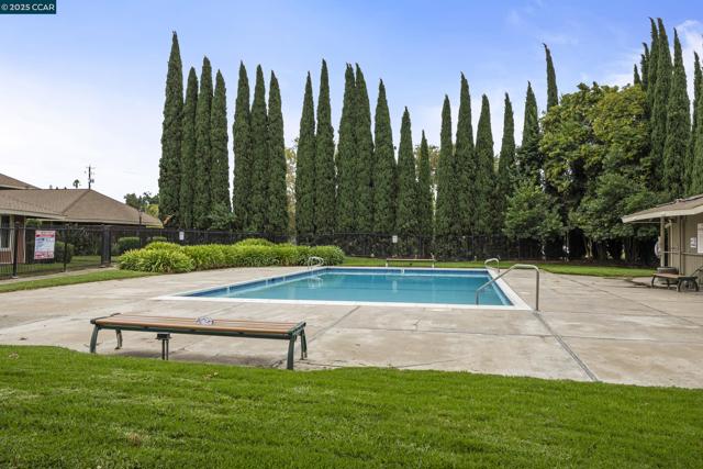 2065 Olivera Rd, Concord CA: https://media.crmls.org/mediaz/92112659-3336-4391-891d-555657156ed7.jpg