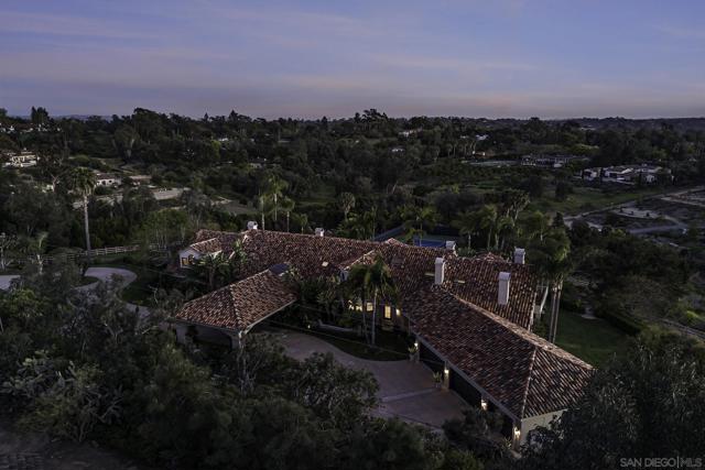5305 La Crescenta, Rancho Santa Fe CA: https://media.crmls.org/mediaz/921204c3-b971-4a85-b4c4-e903489c805b.jpg