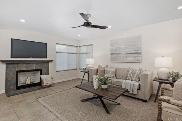 Detail Gallery Image 1 of 1 For 930 via Mil Cumbres #74,  Solana Beach,  CA 92075 - 2 Beds | 2 Baths