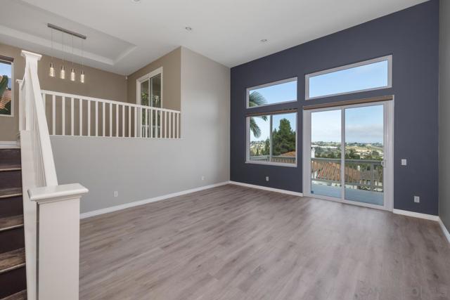 6013 Oakgate Row, La Jolla CA: https://media.crmls.org/mediaz/92122f16-d3b2-4da6-8e61-30475650fee2.jpg