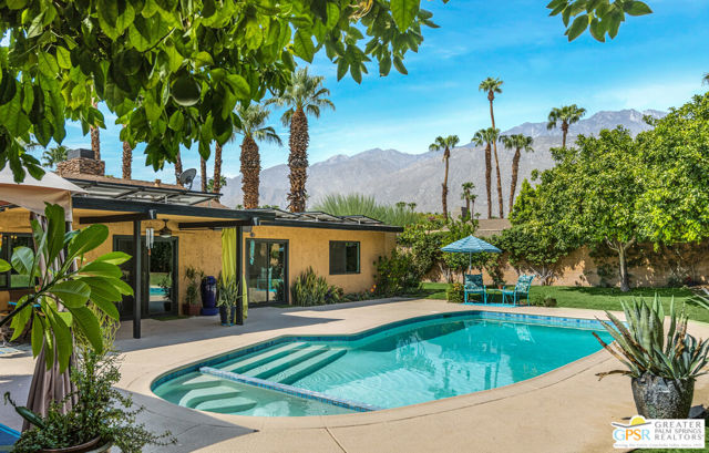 Pool/Mountain Views