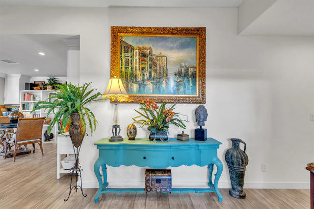 527 Jade Lane, Palm Springs CA: https://media.crmls.org/mediaz/92125e01-a062-403b-9a0e-d2973c0b673a.jpg