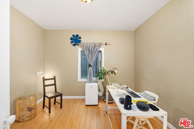 827 Lucile Avenue, Los Angeles CA: https://media.crmls.org/mediaz/921266ff-3c5d-4109-9f00-2dc6ac73d8e3.jpg