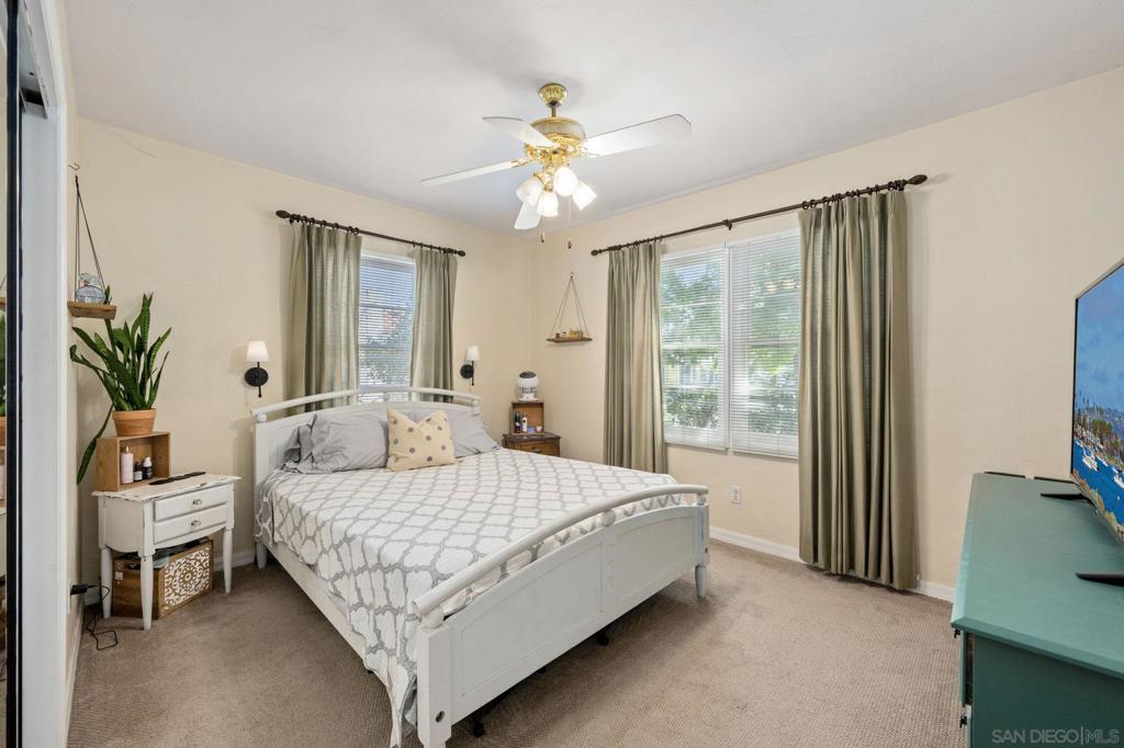 https://media.crmls.org/mediaz/92130945-4998-4bed-ba38-f64f7b65f6d4.jpg?preset=X-Large