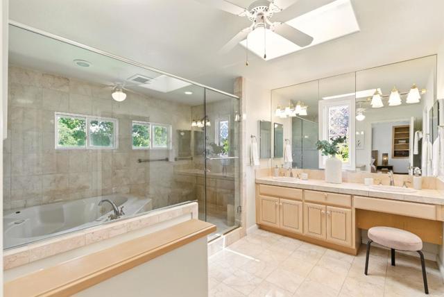 41 Regent Place, Palo Alto CA: https://media.crmls.org/mediaz/92135f3f-c3e0-4411-a487-845ed0bae359.jpg