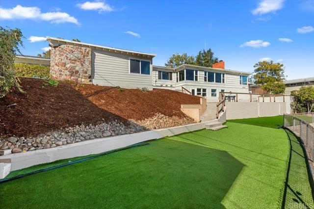 874 Hacienda Drive, El Cajon CA: https://media.crmls.org/mediaz/92151591-ceb2-4d0c-a439-3349f08c5788.jpg