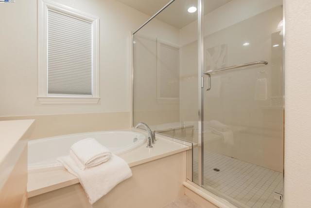 3422 Cinnamon Ridge Rd, San Ramon CA: https://media.crmls.org/mediaz/92156d7a-5047-4937-bdd8-a22110c68f96.jpg