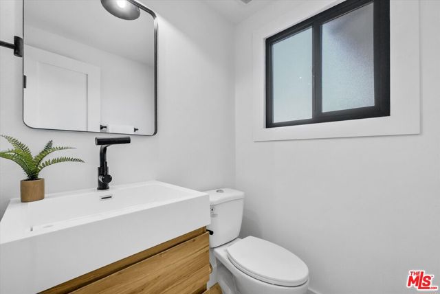 15515 La Moine Street, Hacienda Heights CA: https://media.crmls.org/mediaz/92159313-1a45-46ba-8feb-7bf1435e8891.jpg