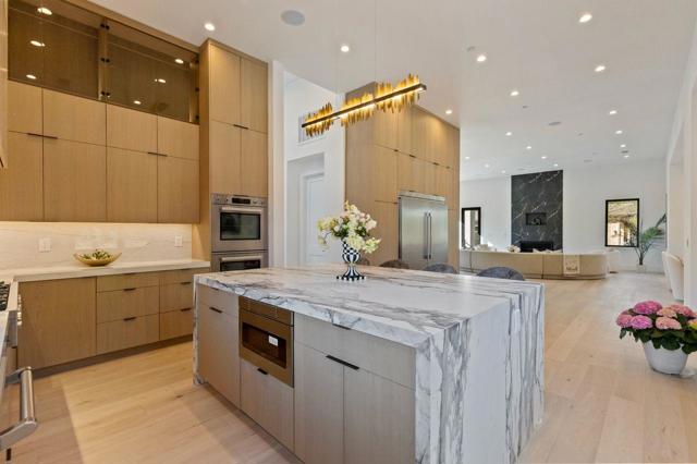 18071 Saratoga Los Gatos Road, Monte Sereno CA: https://media.crmls.org/mediaz/9215e41e-9d9e-412b-a45d-bd11d0be7830.jpg