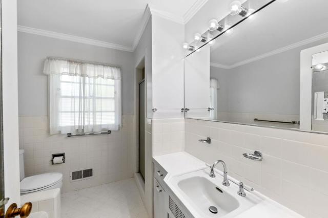 680 Fairway Circle, Hillsborough CA: https://media.crmls.org/mediaz/9216404c-2009-4f5f-9900-edf8a471fa50.jpg