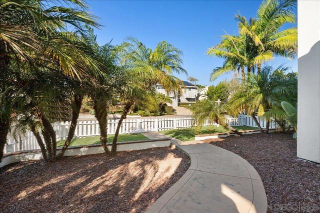 819 Van Nuys St, San Diego CA: https://media.crmls.org/mediaz/921728bd-870e-461d-8ba0-df57bcf3fde5.jpg