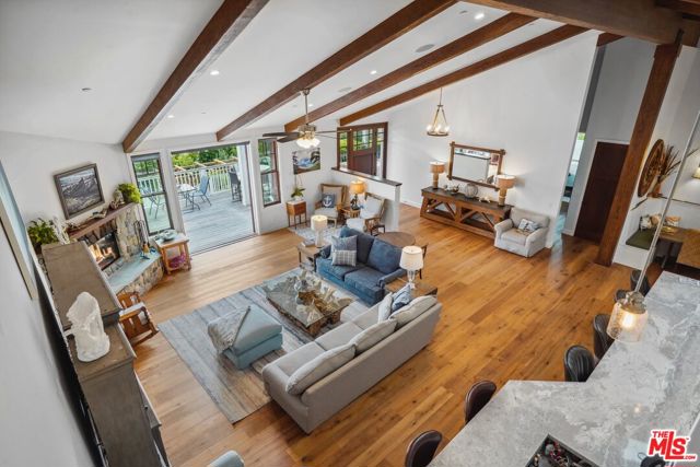 30119 Harvester Road, Malibu CA: https://media.crmls.org/mediaz/92172aa8-fab5-4692-a069-f2919eec2d4c.jpg
