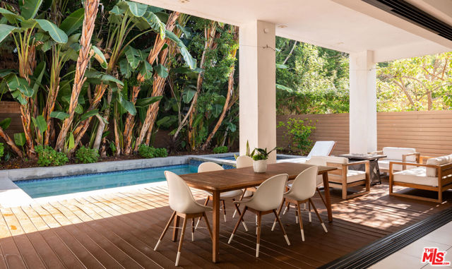 926 N Crescent Heights Boulevard, Los Angeles CA: https://media.crmls.org/mediaz/921795fd-a0f7-4358-89f9-cb766cf559c9.jpg