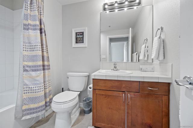 1240 India St, San Diego CA: https://media.crmls.org/mediaz/9218654e-cd50-4f00-9774-4a170ef51122.jpg