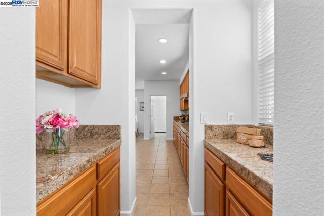 1525 Whispering Oaks Way, Pleasanton CA: https://media.crmls.org/mediaz/92186a96-7ccf-4e94-8d1b-54055948ebc1.jpg