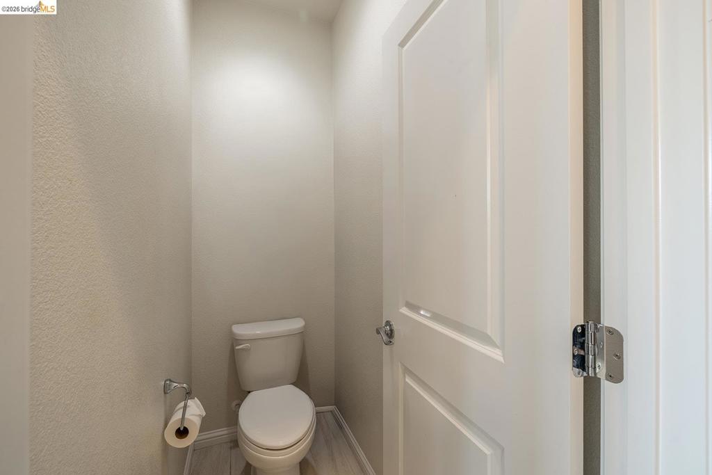 https://media.crmls.org/mediaz/9218dec8-7f0f-40c2-a7d0-7ee78bd26a68.jpg?preset=X-Large