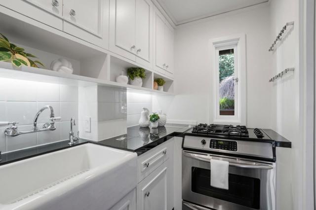 1160 Clayton Street, San Francisco CA: https://media.crmls.org/mediaz/9218e8a9-dfda-4624-871e-04d6547b907a.jpg