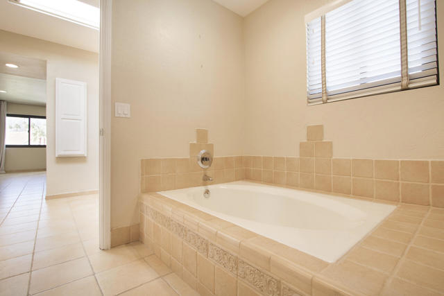 Image 32 of 42 For 73318 Shadow Mountain Drive B