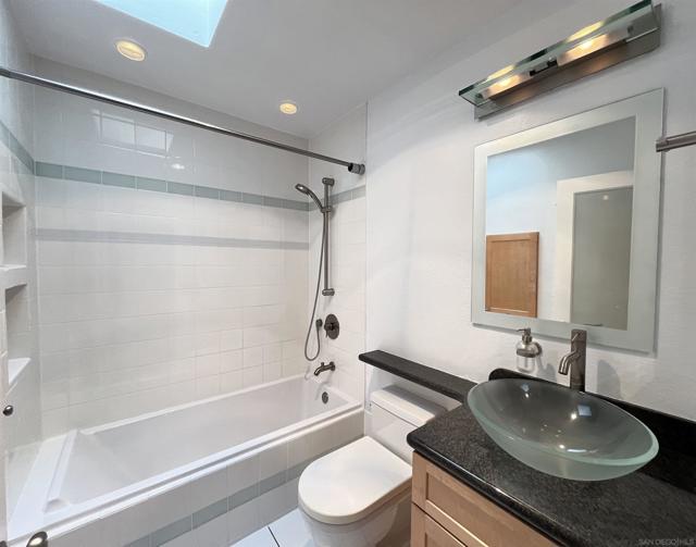 1435 Essex, San Diego CA: https://media.crmls.org/mediaz/9219a347-2e4a-4735-accd-3f637d750ce9.jpg