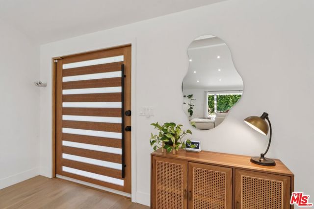 13117 Magnolia Boulevard, Sherman Oaks CA: https://media.crmls.org/mediaz/9219a3ce-1dfb-430a-a6a1-9a63f4cd8f28.jpg