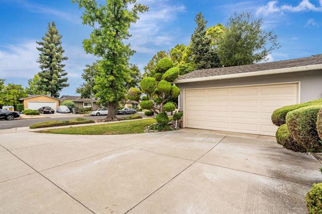 5010 Rio Vista Avenue, San Jose CA: https://media.crmls.org/mediaz/921a37a4-cf89-4f4a-9fdc-94f316c03ae1.jpg