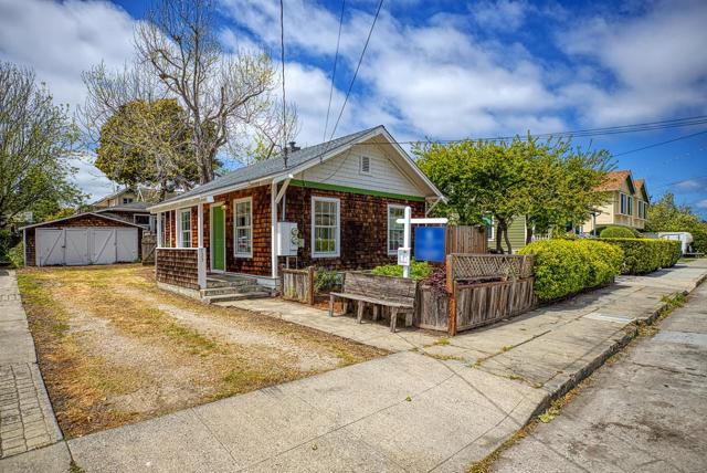 723 Pine Street, Santa Cruz CA: https://media.crmls.org/mediaz/921a4116-7210-4fd9-ae27-0c9e001d2b1d.jpg