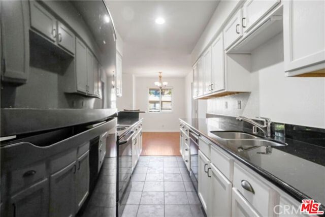5003 Tilden Avenue, Sherman Oaks CA: https://media.crmls.org/mediaz/921aed9a-b60d-4271-b9bb-af9c4514a2a2.jpg
