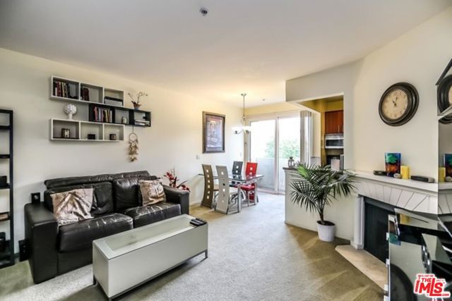 620 S Gramercy Place, Los Angeles CA: https://media.crmls.org/mediaz/921afd47-0bf6-4607-8933-95e39d5e09a9.jpg