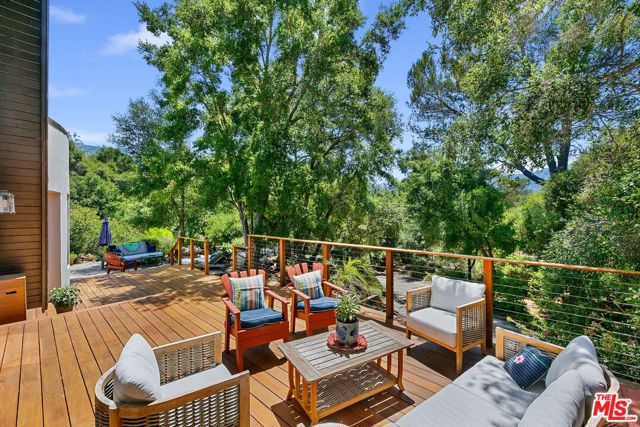 25813 Dark Creek Road, Calabasas CA: https://media.crmls.org/mediaz/921b0c07-19aa-41ae-ab9f-5b2459467b6a.jpg
