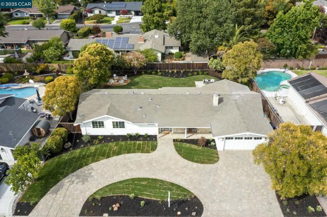 3715 Liscome Way, Concord CA: https://media.crmls.org/mediaz/921c1785-d544-405d-8590-5549b732fa05.jpg