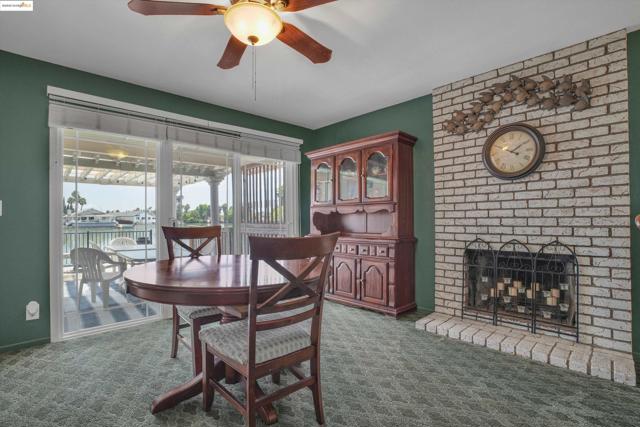 5260 Laguna Ct, Discovery Bay CA: https://media.crmls.org/mediaz/921c396f-bc34-4d83-861b-5c8c1695bd07.jpg