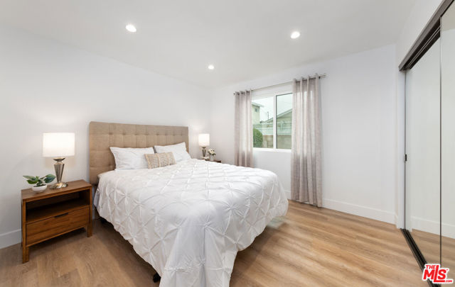 12034 Alberta Drive, Culver City CA: https://media.crmls.org/mediaz/921ce44d-fc52-4aff-9793-78a6bfaf1dc7.jpg